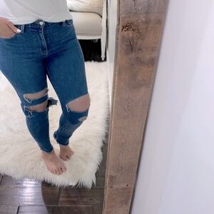 Levi’s high rise 720 super skinny distressed jeans size 28/30